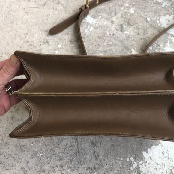 Henri Bendel bag - Picture 3 of 6